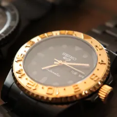 Watch 1-black-and-gold