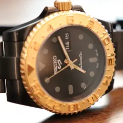 Watch 1-black-and-gold